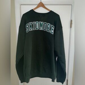 Skidmore College Crewneck NWT